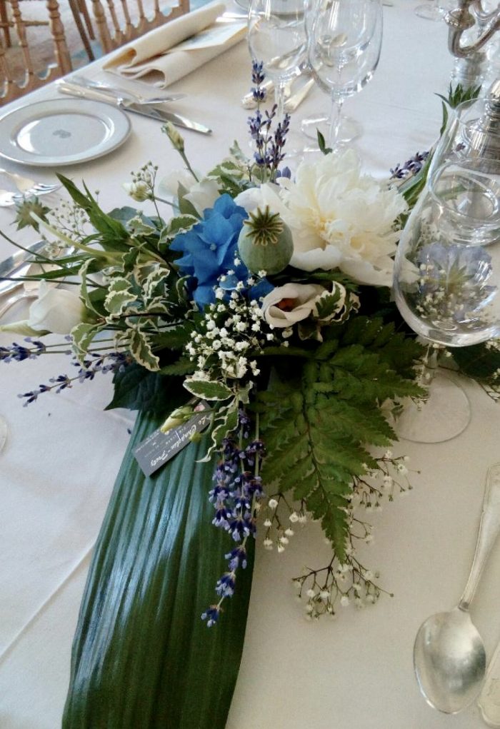 centre de table bleu fleurs mariage fleuriste Saint Cloud le Chapelin Fretz